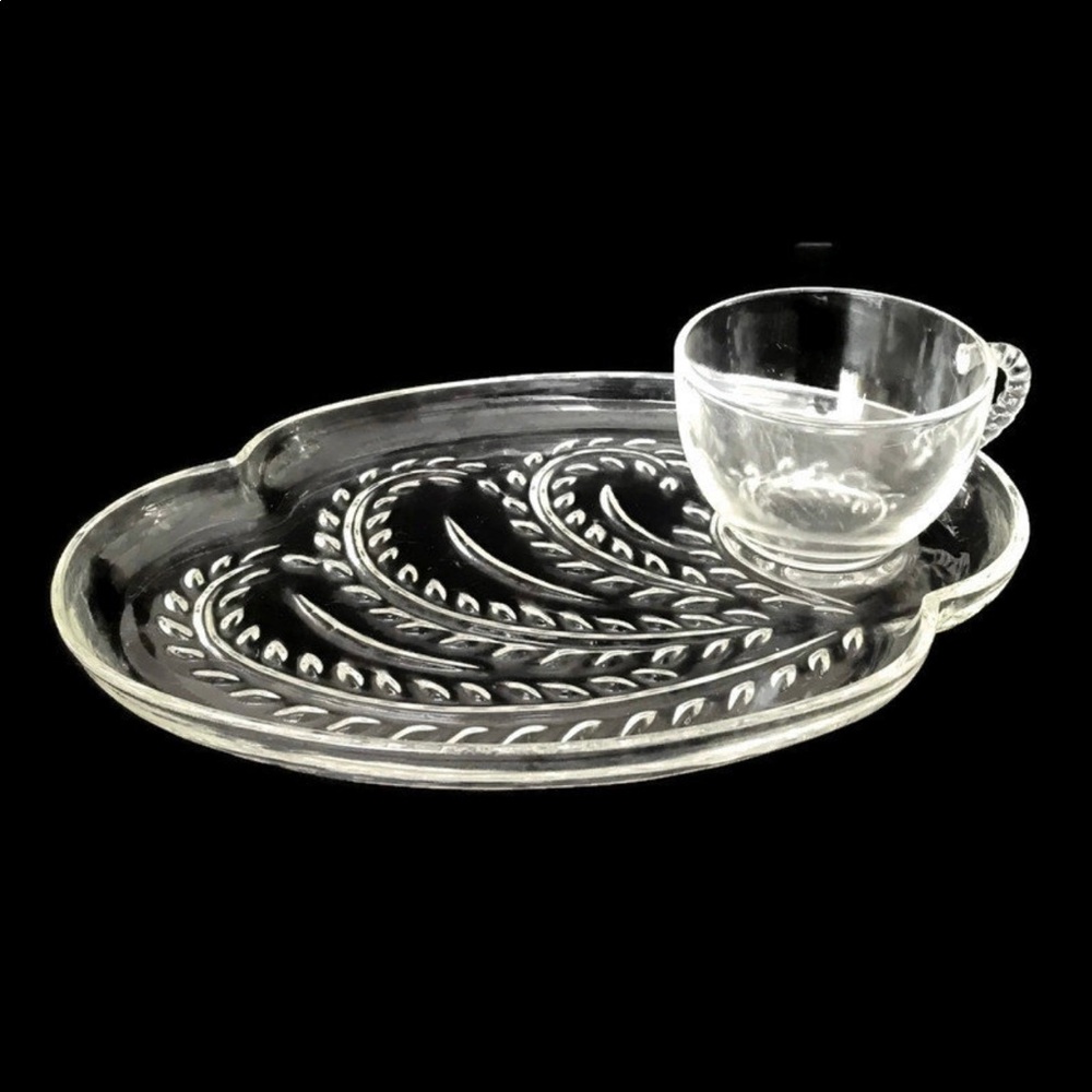 ***Vintage Glass Homestead Snack-set 8piece (4 sets)